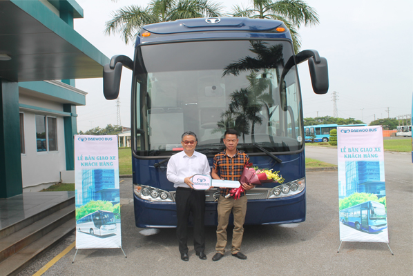 Daewoo Bus Việt Nam bàn giao xe giường nằm Daewoo BX212 cho khách hàng Phạm Ngọc Duy